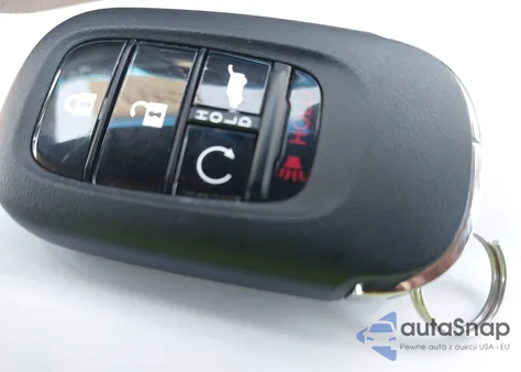 2024 Honda Pilot Touring z USA, uszkodzony, nr VIN 5FNYG1H75RB036657